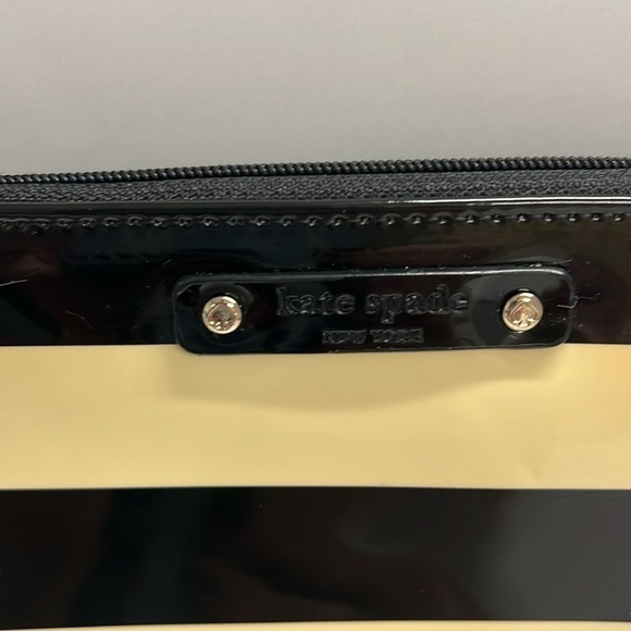Kate Spade Patent Stripe Black Cream Zip Clutch Bag - Picture 3 of 7